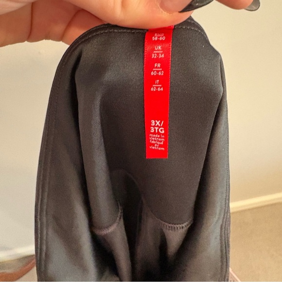 Spanx Plus Size High Waisted Black Camo Leggings 3X‎ - Picture 4 of 5